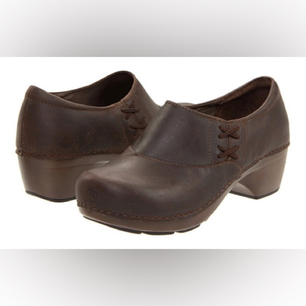 Dansko Stacie Brown Leather Slip-On Clogs Size 6.5-7 EU 37‎ Booties Fall A25